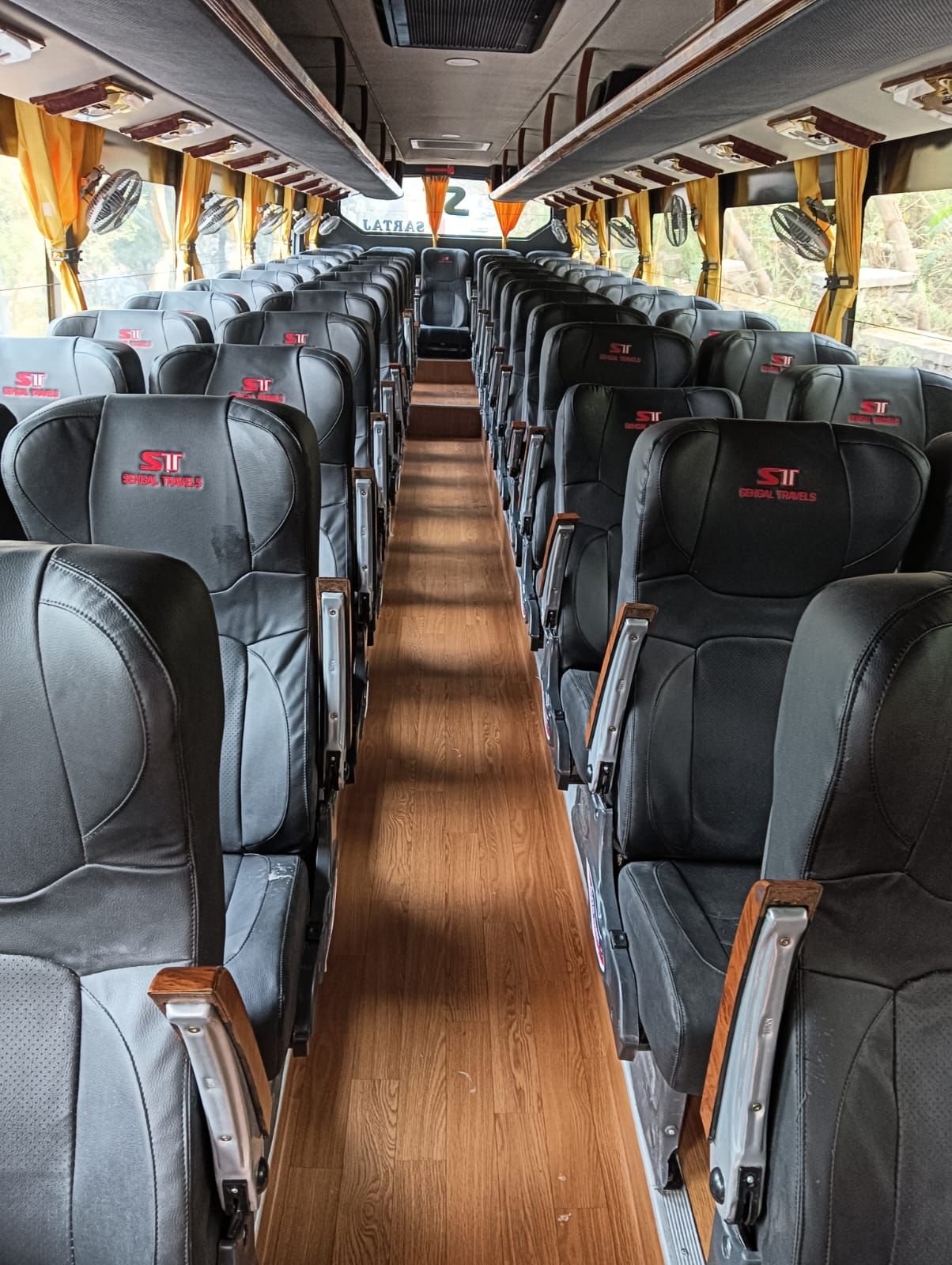 WhatsApp Image 2025-12-04 at 16.06.59_a28b4f7e.jpg - Supreme Car Rental